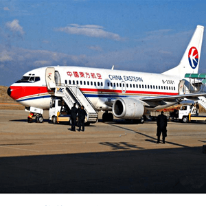 济南机场空运航空快运业稳步发展的原因是什么？
